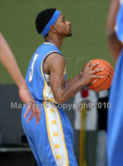 Thumbnail 1 in LACES vs. View Park (CIF LA City Section Small School Final) photogallery.