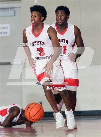 Thumbnail 1 in South Houston vs. Clear Falls (McDonald's Texas Invitational) photogallery.