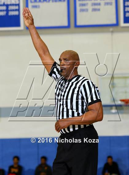 Thumbnail 2 in Santa Monica vs. Serra (Fairfax State Preview) photogallery.