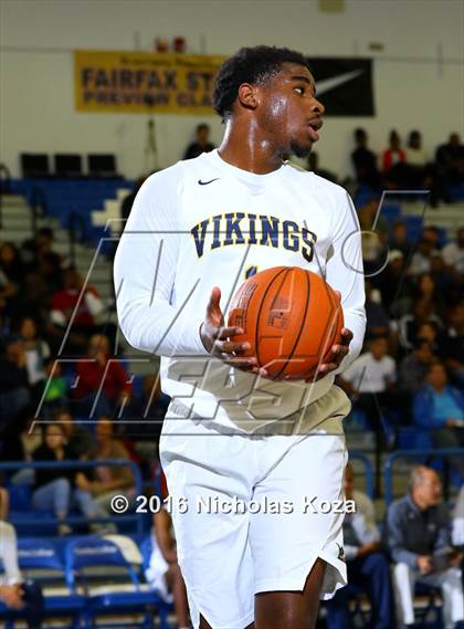 Thumbnail 1 in Santa Monica vs. Serra (Fairfax State Preview) photogallery.