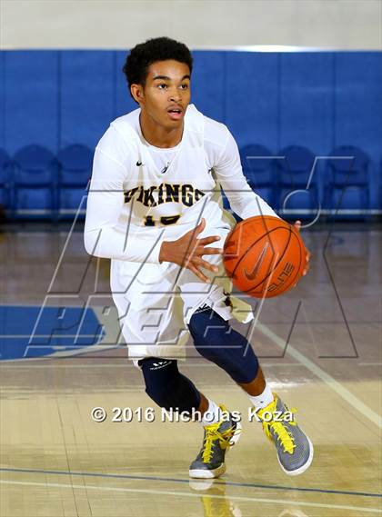 Thumbnail 1 in Santa Monica vs. Serra (Fairfax State Preview) photogallery.