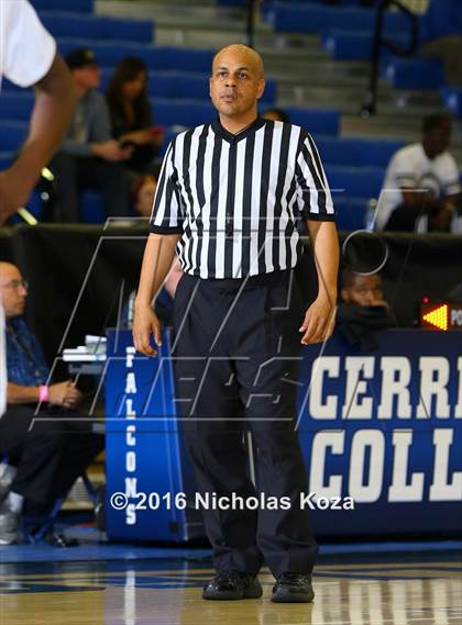 Thumbnail 2 in Santa Monica vs. Serra (Fairfax State Preview) photogallery.