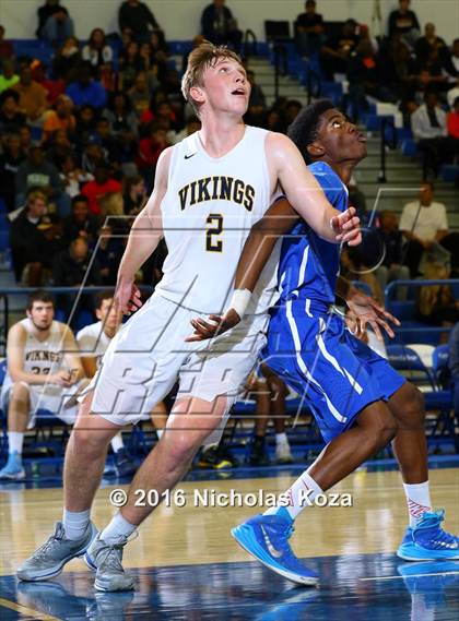 Thumbnail 3 in Santa Monica vs. Serra (Fairfax State Preview) photogallery.