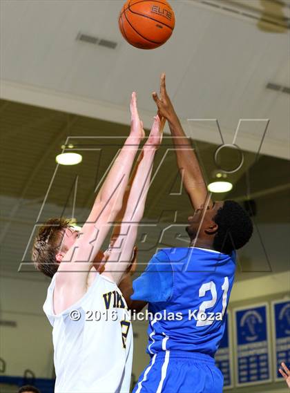 Thumbnail 1 in Santa Monica vs. Serra (Fairfax State Preview) photogallery.