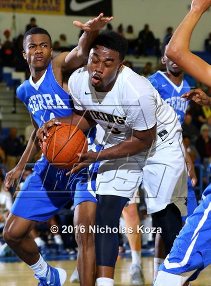Thumbnail 3 in Santa Monica vs. Serra (Fairfax State Preview) photogallery.