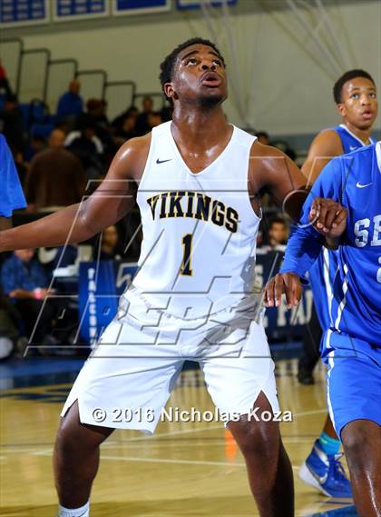 Thumbnail 2 in Santa Monica vs. Serra (Fairfax State Preview) photogallery.