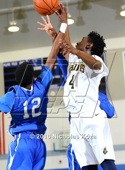 Thumbnail 1 in Santa Monica vs. Serra (Fairfax State Preview) photogallery.