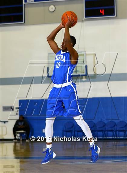 Thumbnail 2 in Santa Monica vs. Serra (Fairfax State Preview) photogallery.