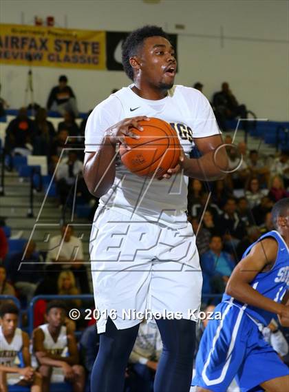 Thumbnail 3 in Santa Monica vs. Serra (Fairfax State Preview) photogallery.