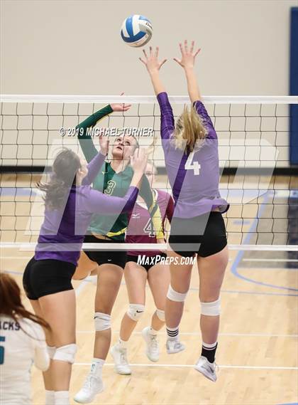 Thumbnail 3 in Century vs Bonneville (4A State Final) photogallery.