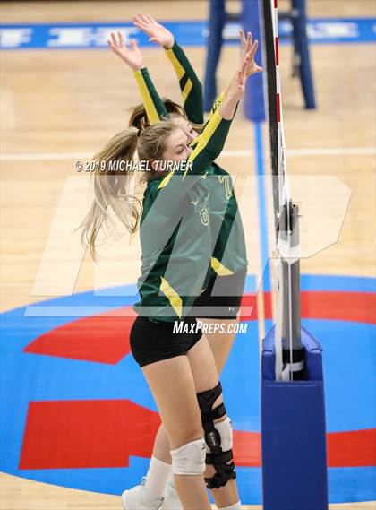 Thumbnail 3 in Century vs Bonneville (4A State Final) photogallery.