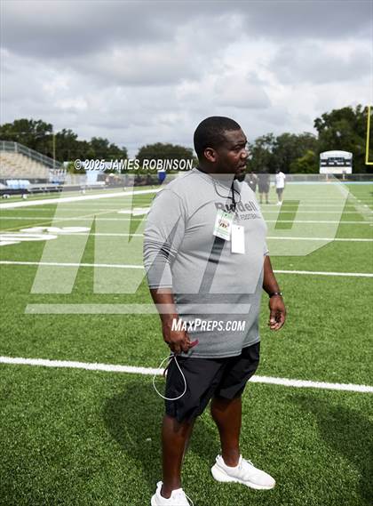 Thumbnail 2 in Raines @ Ribault photogallery.