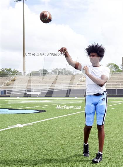 Thumbnail 2 in Raines @ Ribault photogallery.