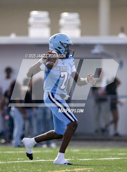 Thumbnail 3 in Raines @ Ribault photogallery.
