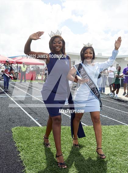 Thumbnail 3 in Raines @ Ribault photogallery.
