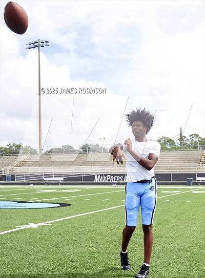 Thumbnail 1 in Raines @ Ribault photogallery.