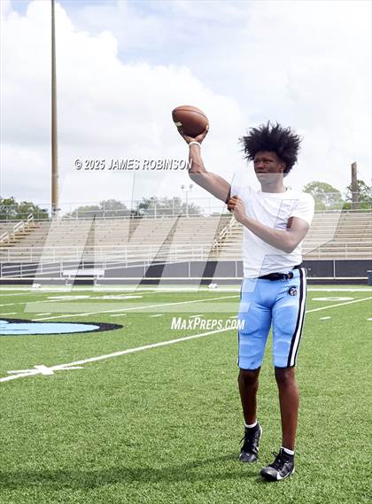 Thumbnail 3 in Raines @ Ribault photogallery.