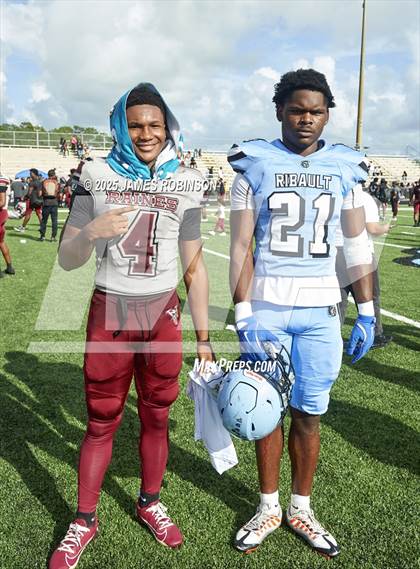 Thumbnail 1 in Raines @ Ribault photogallery.