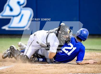 Thumbnail 2 in Grossmont vs. Francis Parker (CIF SDS D1 Final) photogallery.