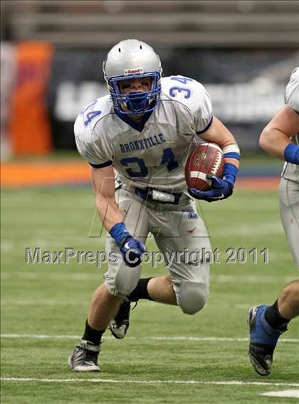 Thumbnail 1 in Bronxville vs General Brown (NYSPHSAA Class C Final) photogallery.