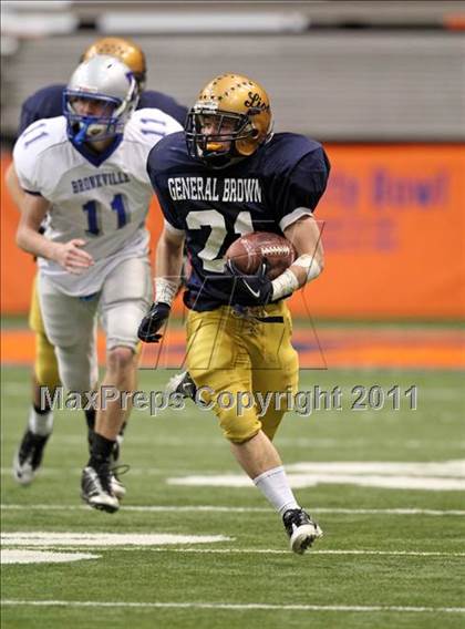 Thumbnail 2 in Bronxville vs General Brown (NYSPHSAA Class C Final) photogallery.