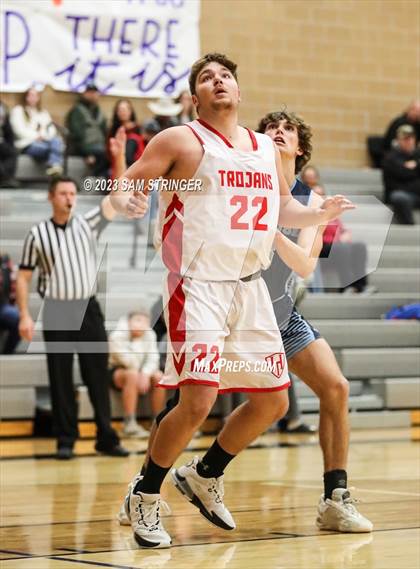 Thumbnail 2 in The Ambrose School vs. Homedale (Pro Image Holiday Classic Small Schools) photogallery.