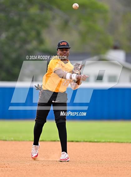 Thumbnail 2 in DeRidder vs Lake Charles College Prep  photogallery.
