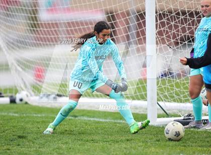 Thumbnail 2 in American Fork vs. Mountain Ridge (UHSAA 6A Quarter Final) photogallery.
