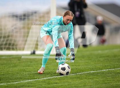 Thumbnail 2 in American Fork vs. Mountain Ridge (UHSAA 6A Quarter Final) photogallery.