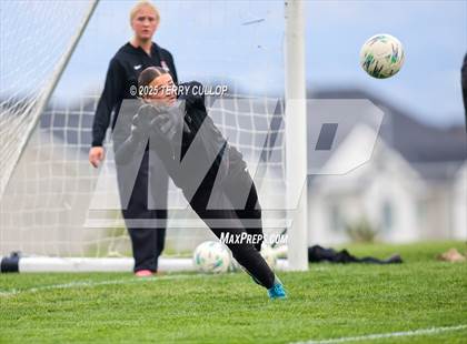 Thumbnail 2 in American Fork vs. Mountain Ridge (UHSAA 6A Quarter Final) photogallery.