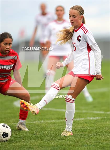 Thumbnail 2 in American Fork vs. Mountain Ridge (UHSAA 6A Quarter Final) photogallery.