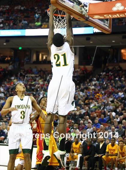 Thumbnail 3 in Madison vs. Yates (UIL 3A Final) photogallery.