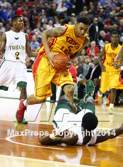 Thumbnail 1 in Madison vs. Yates (UIL 3A Final) photogallery.