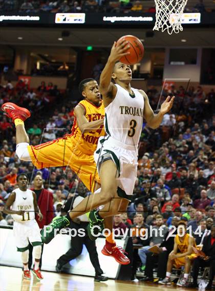Thumbnail 2 in Madison vs. Yates (UIL 3A Final) photogallery.