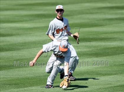 Thumbnail 2 in Lake Travis vs. Westwood photogallery.