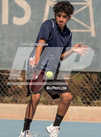 Thumbnail 3 in Golden Valley vs. East Bakersfield (Lynch Cup) photogallery.