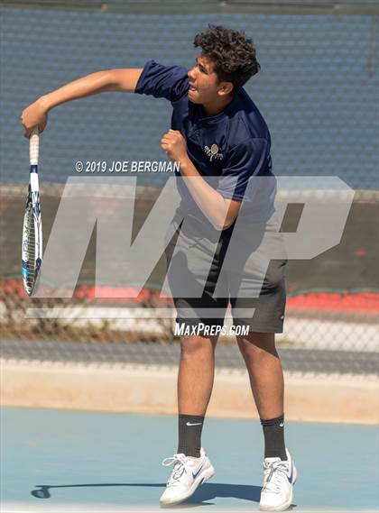 Thumbnail 1 in Golden Valley vs. East Bakersfield (Lynch Cup) photogallery.