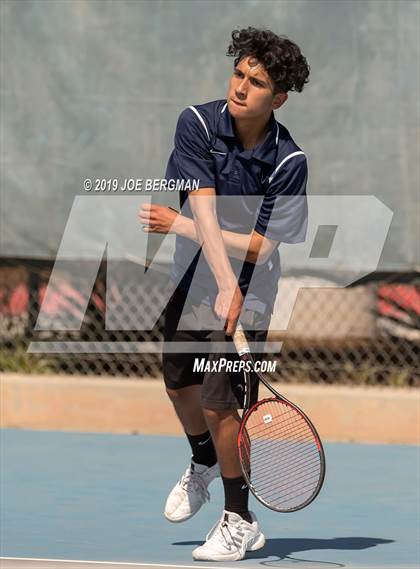 Thumbnail 2 in Golden Valley vs. East Bakersfield (Lynch Cup) photogallery.
