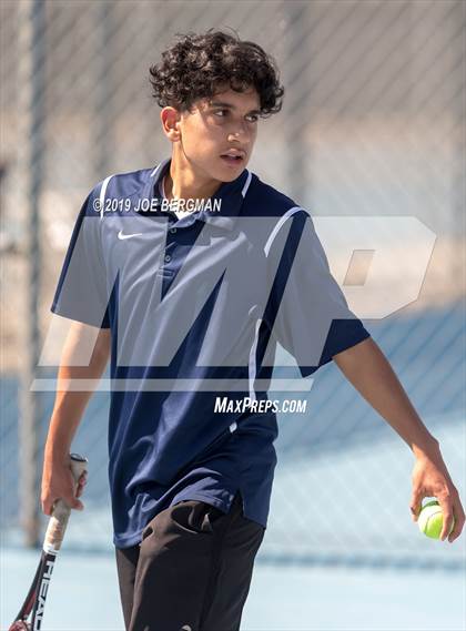 Thumbnail 2 in Golden Valley vs. East Bakersfield (Lynch Cup) photogallery.