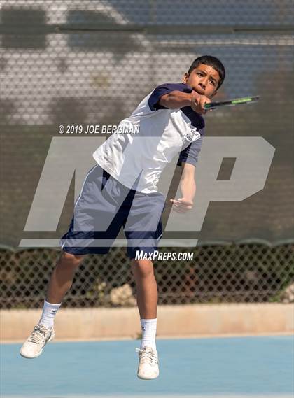Thumbnail 2 in Golden Valley vs. East Bakersfield (Lynch Cup) photogallery.