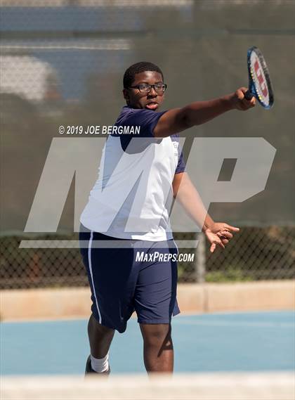 Thumbnail 3 in Golden Valley vs. East Bakersfield (Lynch Cup) photogallery.