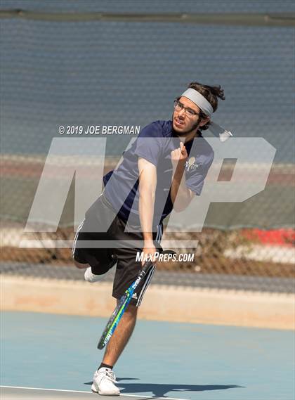 Thumbnail 3 in Golden Valley vs. East Bakersfield (Lynch Cup) photogallery.