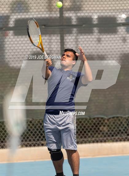 Thumbnail 2 in Golden Valley vs. East Bakersfield (Lynch Cup) photogallery.