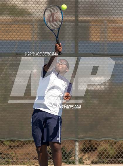 Thumbnail 2 in Golden Valley vs. East Bakersfield (Lynch Cup) photogallery.