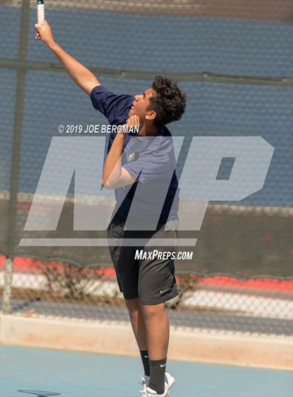 Thumbnail 2 in Golden Valley vs. East Bakersfield (Lynch Cup) photogallery.