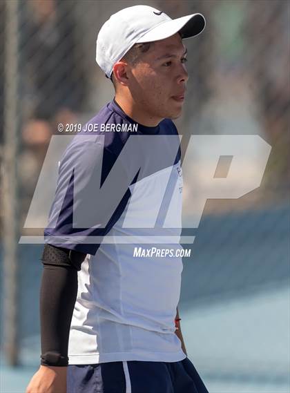 Thumbnail 2 in Golden Valley vs. East Bakersfield (Lynch Cup) photogallery.