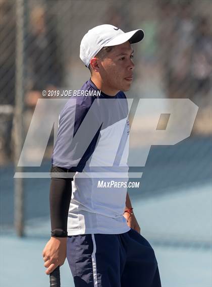 Thumbnail 3 in Golden Valley vs. East Bakersfield (Lynch Cup) photogallery.