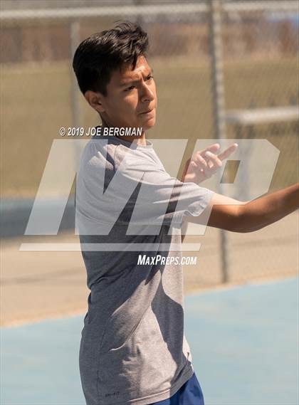 Thumbnail 2 in Golden Valley vs. East Bakersfield (Lynch Cup) photogallery.