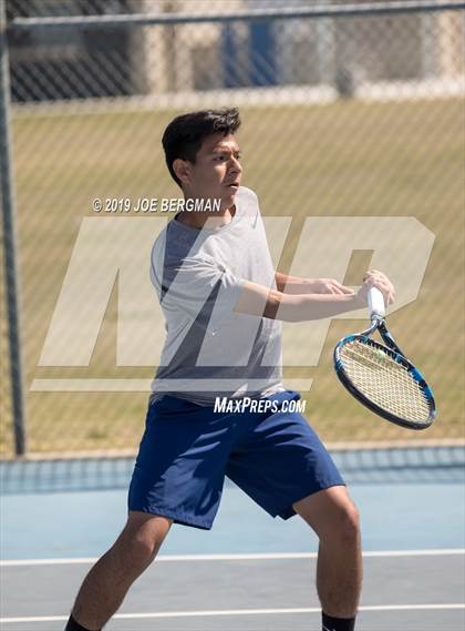Thumbnail 3 in Golden Valley vs. East Bakersfield (Lynch Cup) photogallery.