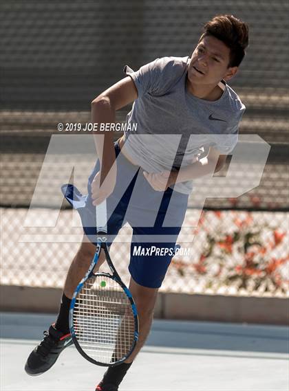 Thumbnail 1 in Golden Valley vs. East Bakersfield (Lynch Cup) photogallery.